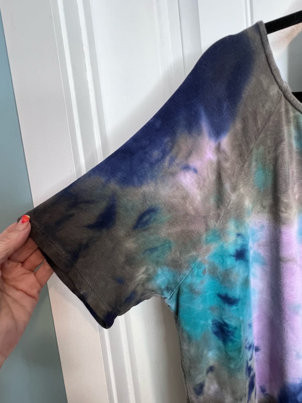 Torrid Tie-Dye Scoop Neck Midi Dress in Teal, Purple, and Gray. Size 1. - Picture 7 of 16